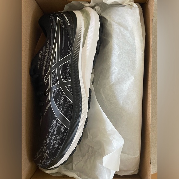 Women’s ASICS Gel Sneakers - Picture 3 of 4